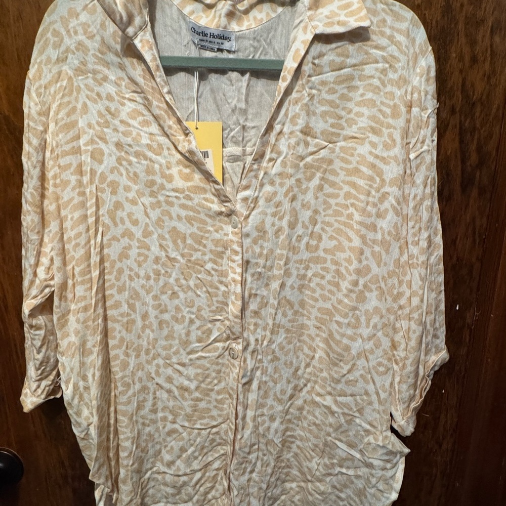 Charlie Holiday Beige Animal Print Button Down Shirt Medium Size 6